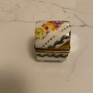 Limoges Pill Box made in Limoges, France Vintage